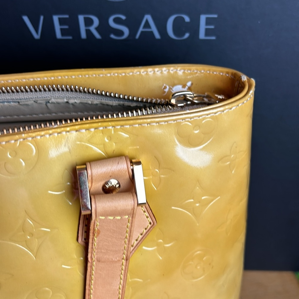 Louis Vuitton Houston Tote Lime Yellow Leather Monogram Vernis - Picture 13 of 14
